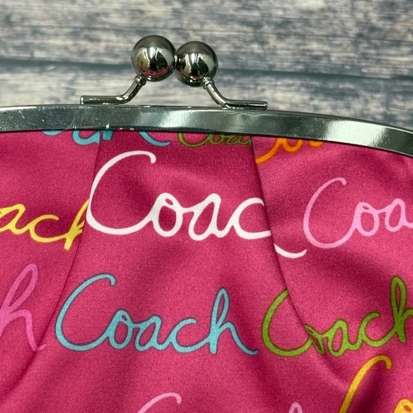 COACH Chelsea Script Framed Large Wristlet 43517 - Picture 7 of 13